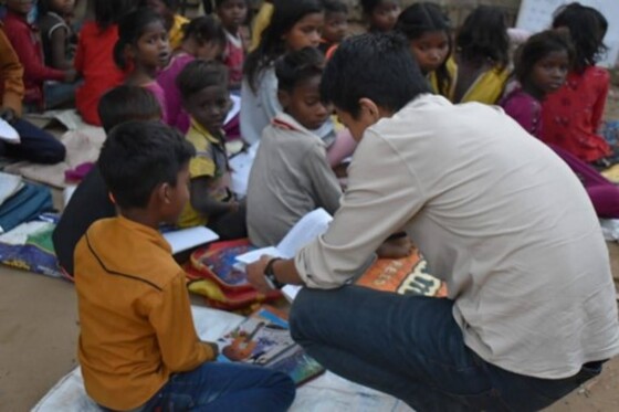 インドの教育プロジェクト先に定期訪問し、教育の質を確認。