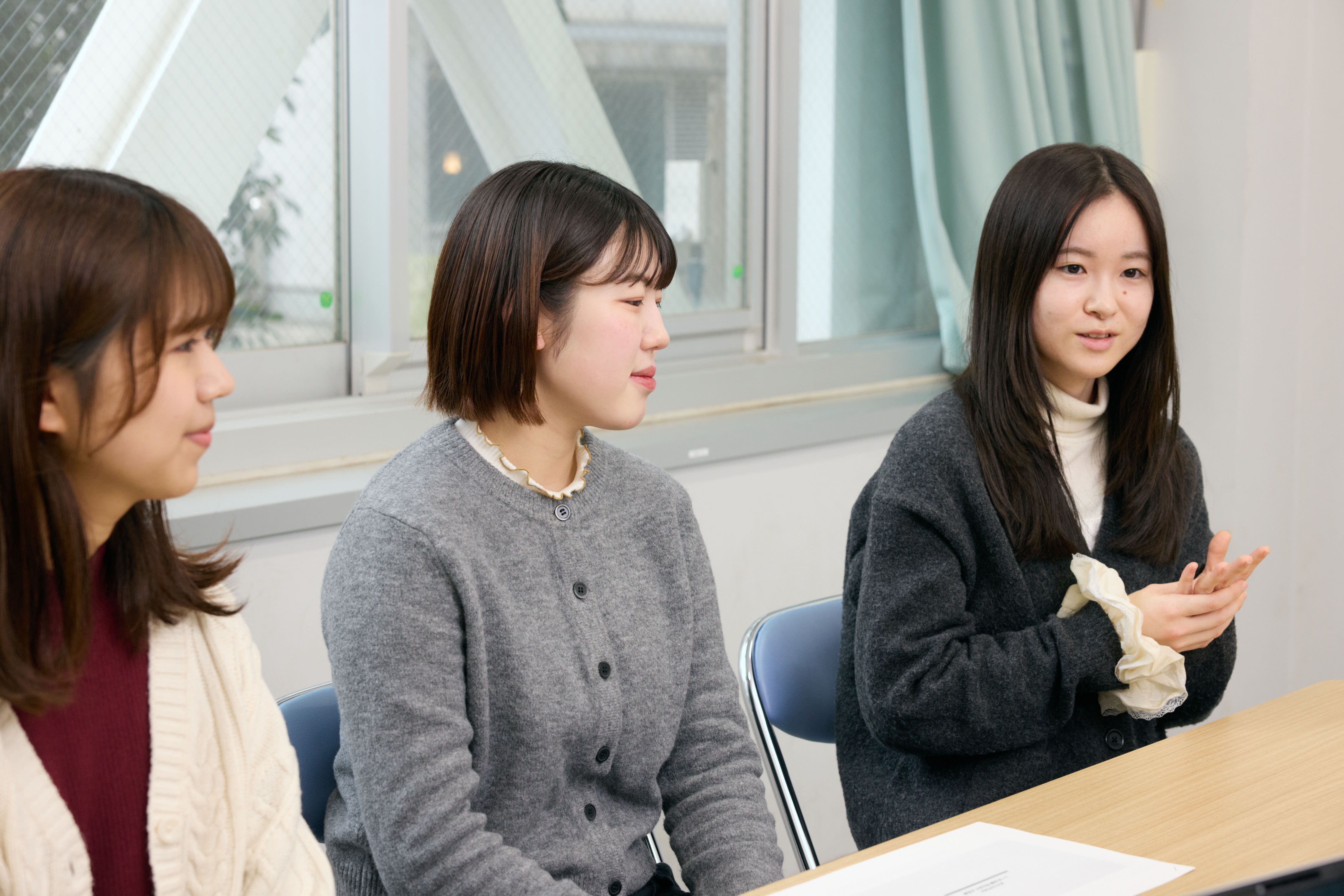 インタビューに答える3人