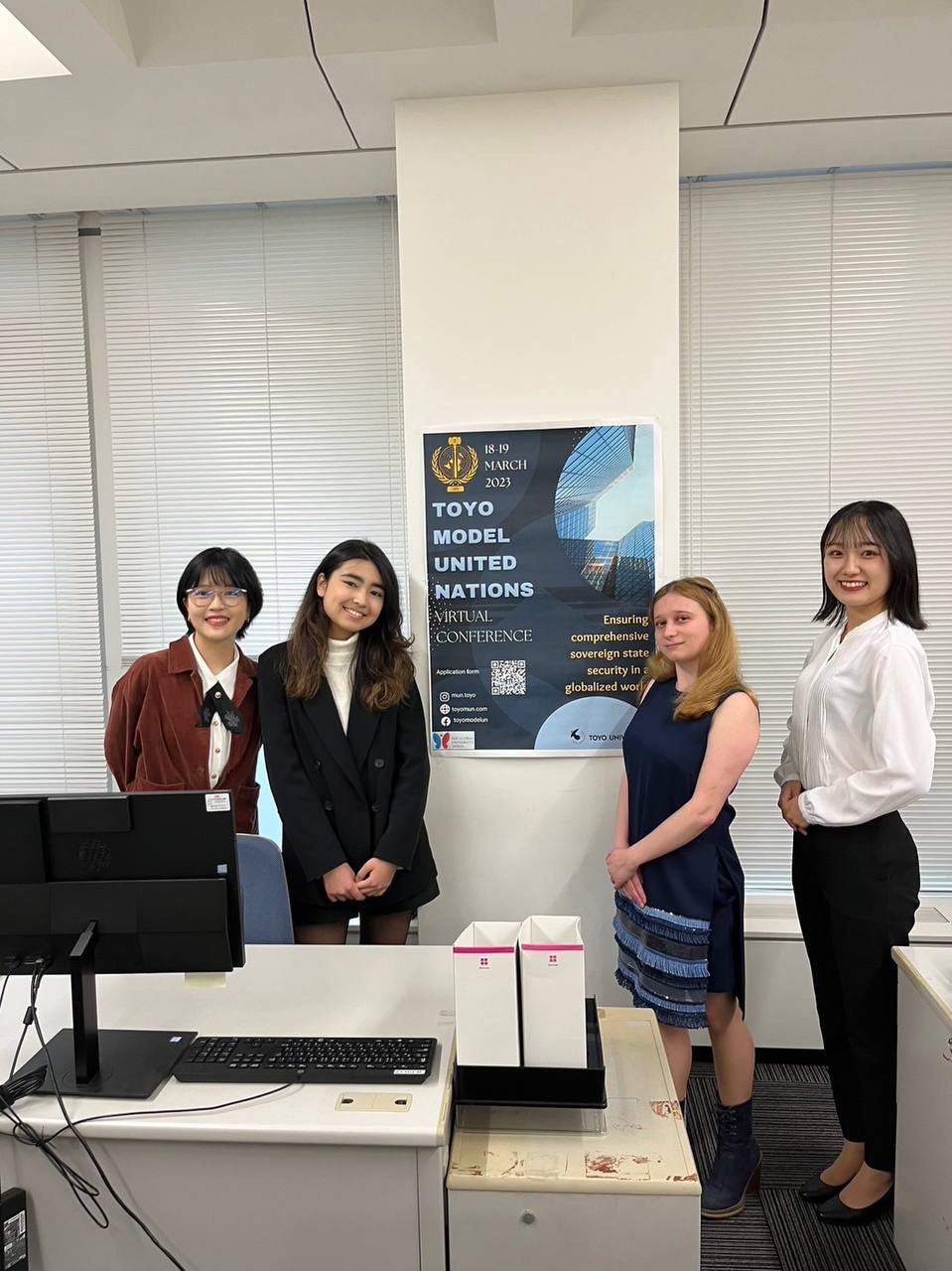 東洋模擬国連の学生インターンチーム