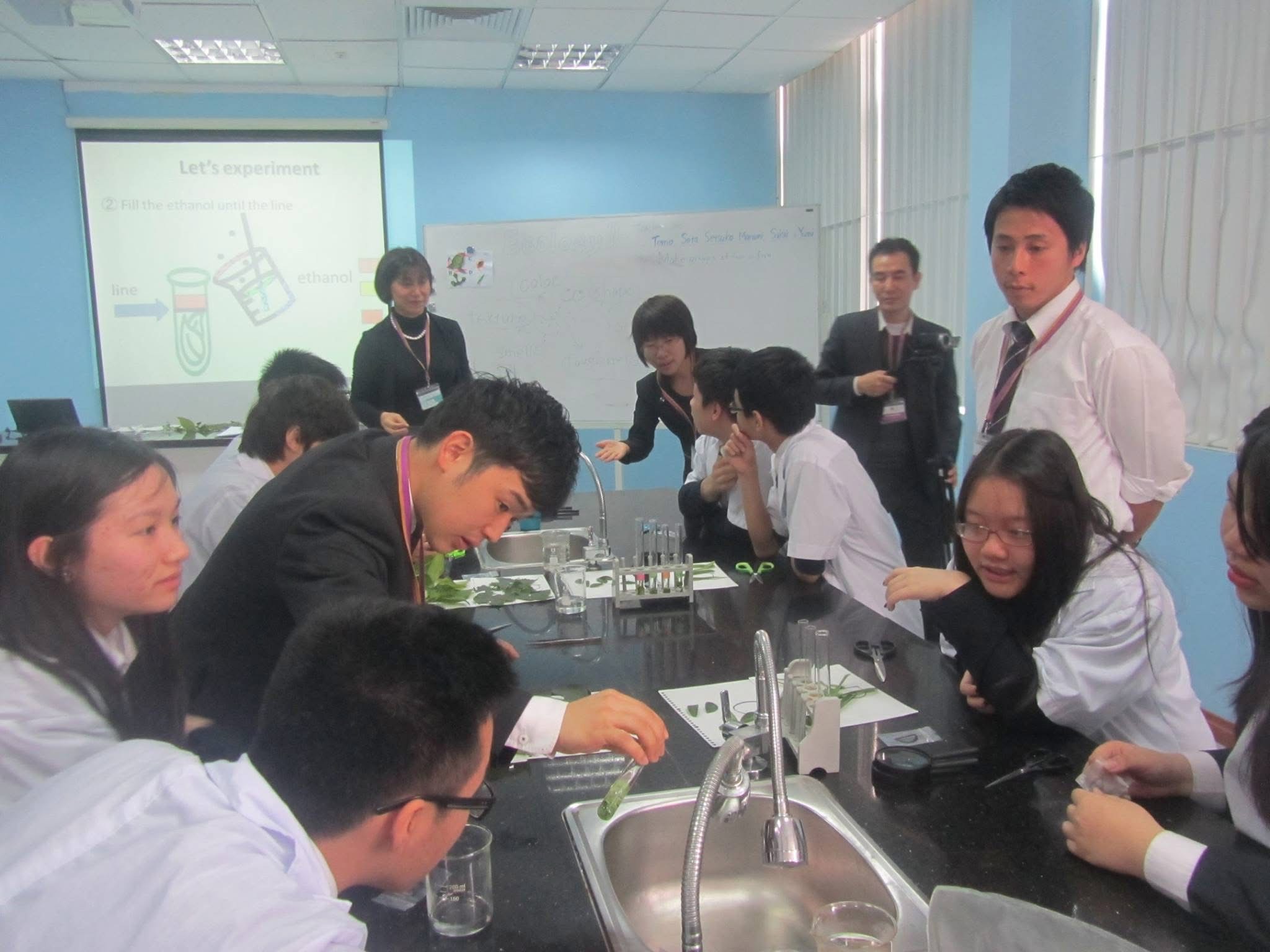 ベトナムとの交流プログラムの様子